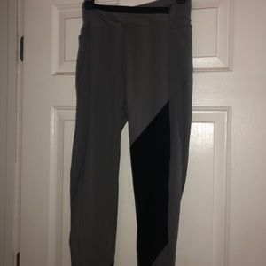 black and grey gymshark leggings